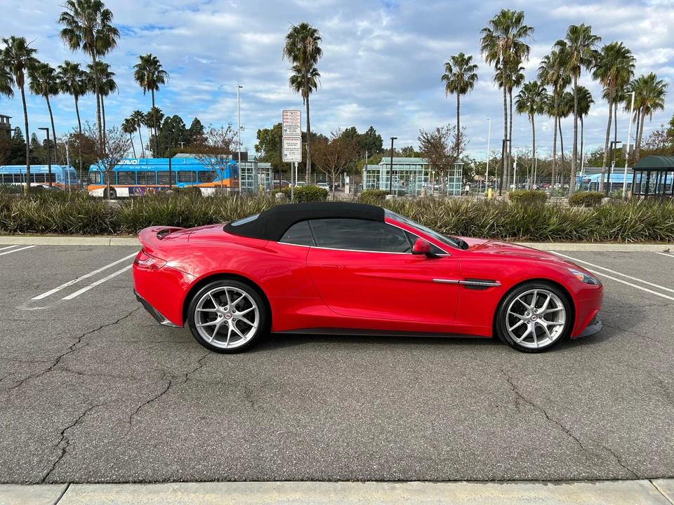 2014 Aston Martin Vanquish 2nd Gen - Image 13 of 31