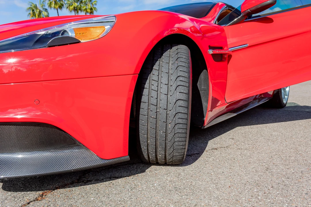 2014 Aston Martin Vanquish 2nd Gen - Image 27 of 31