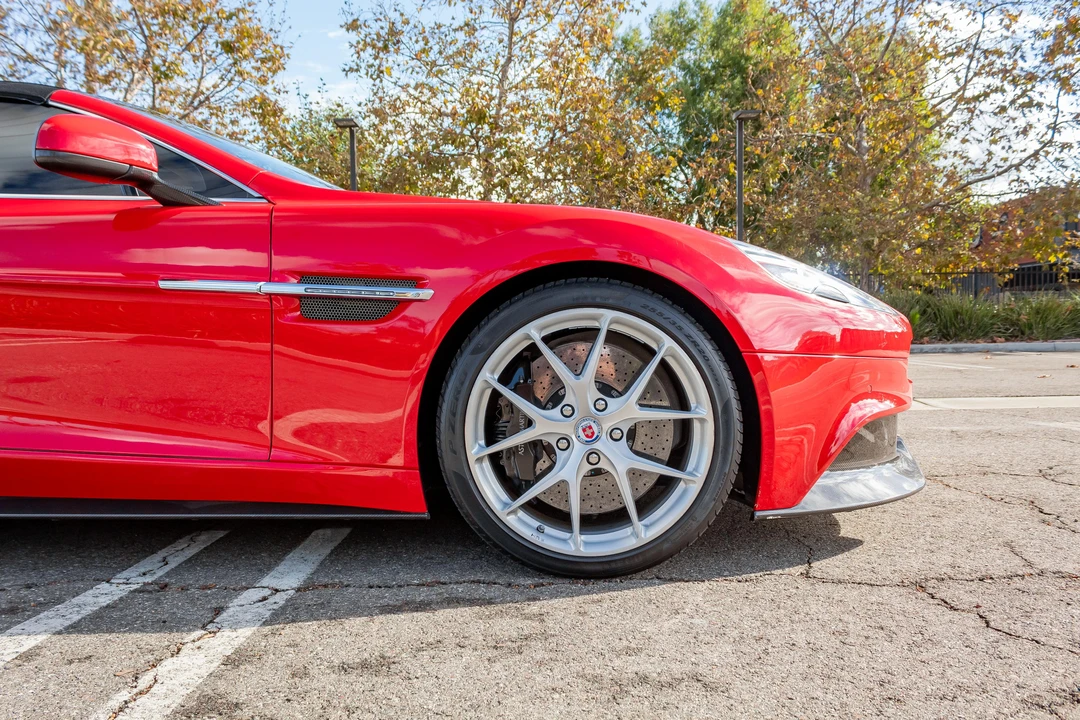 2014 Aston Martin Vanquish 2nd Gen - Image 24 of 31