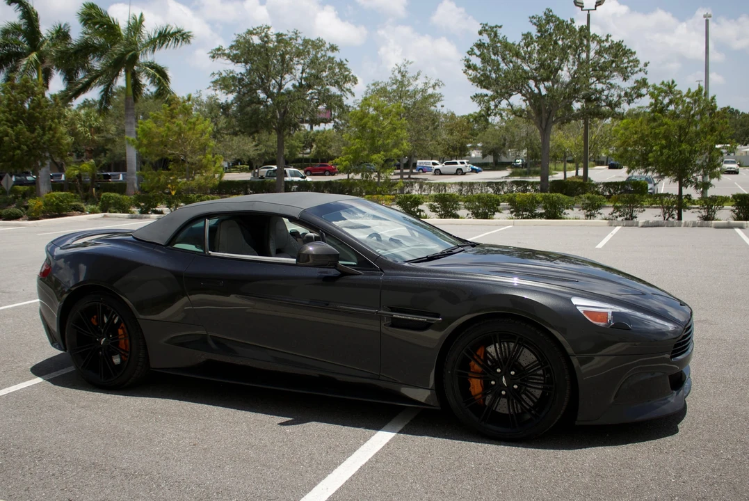 2014 Aston Martin Vanquish 2nd Gen - Image 27 of 31