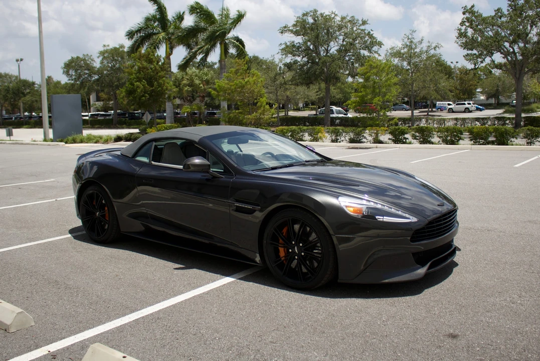 2014 Aston Martin Vanquish 2nd Gen - Image 25 of 31
