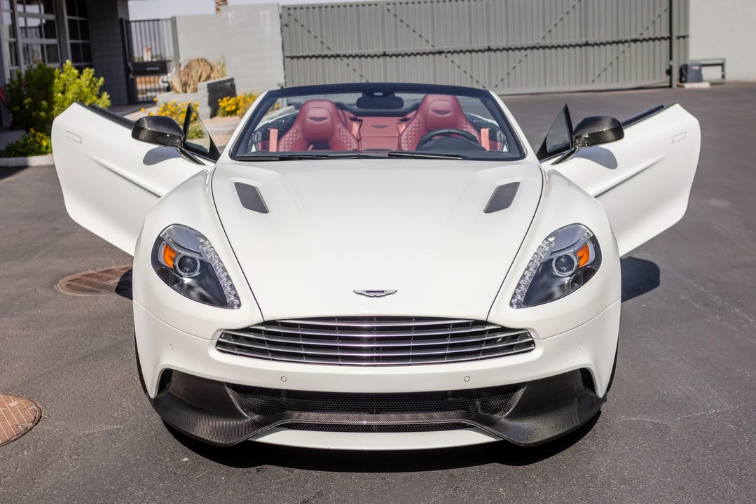 2014 Aston Martin Vanquish 2nd Gen - Image 17 of 31