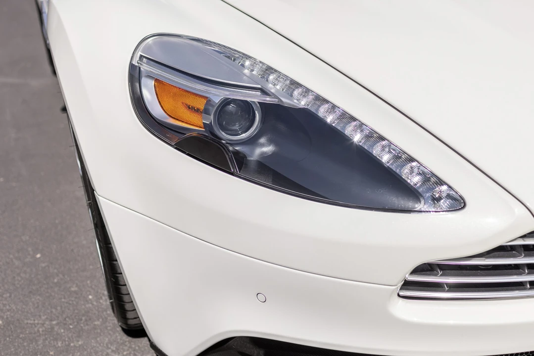 2014 Aston Martin Vanquish 2nd Gen - Image 27 of 31