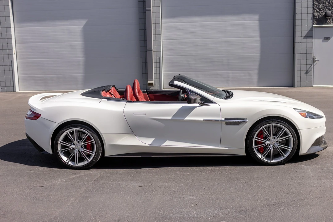 2014 Aston Martin Vanquish 2nd Gen - Image 14 of 31