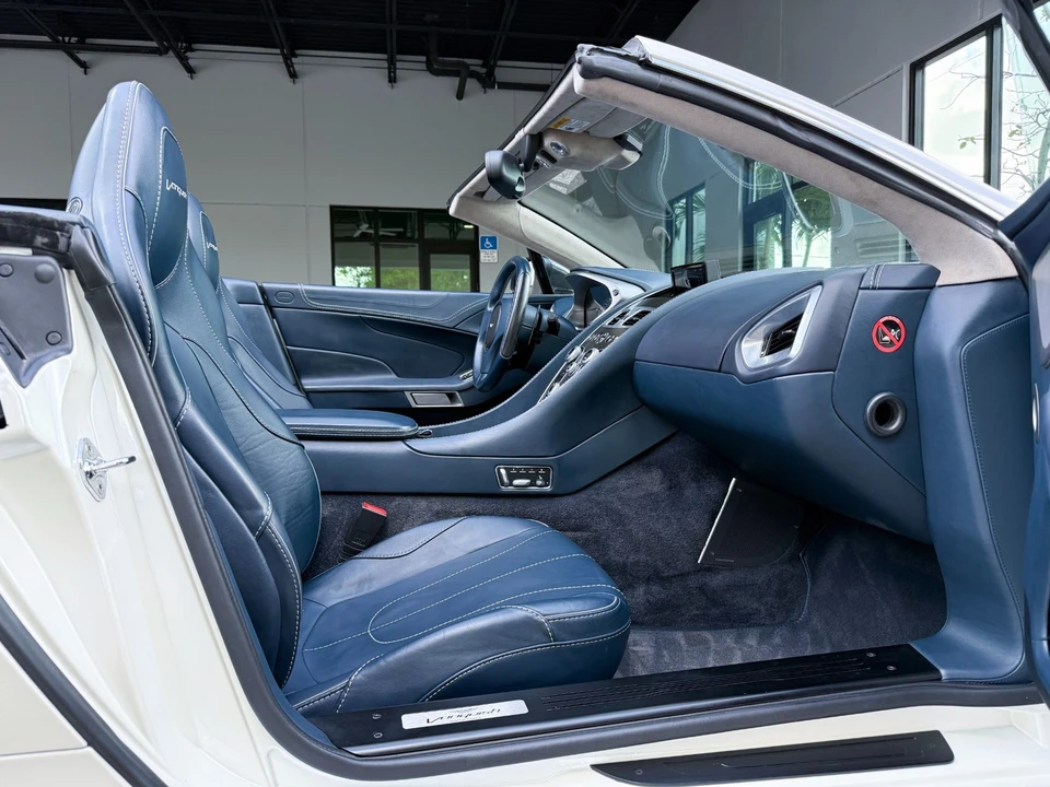 2014 Aston Martin Vanquish 2nd Gen - Image 28 of 31
