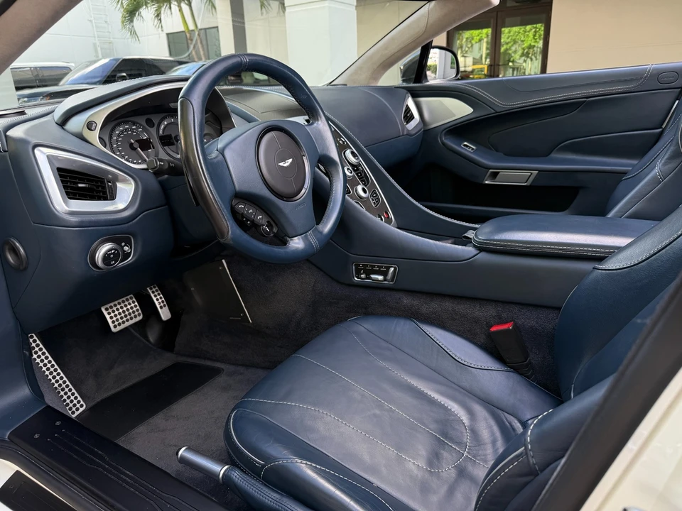 2014 Aston Martin Vanquish 2nd Gen - Image 23 of 31