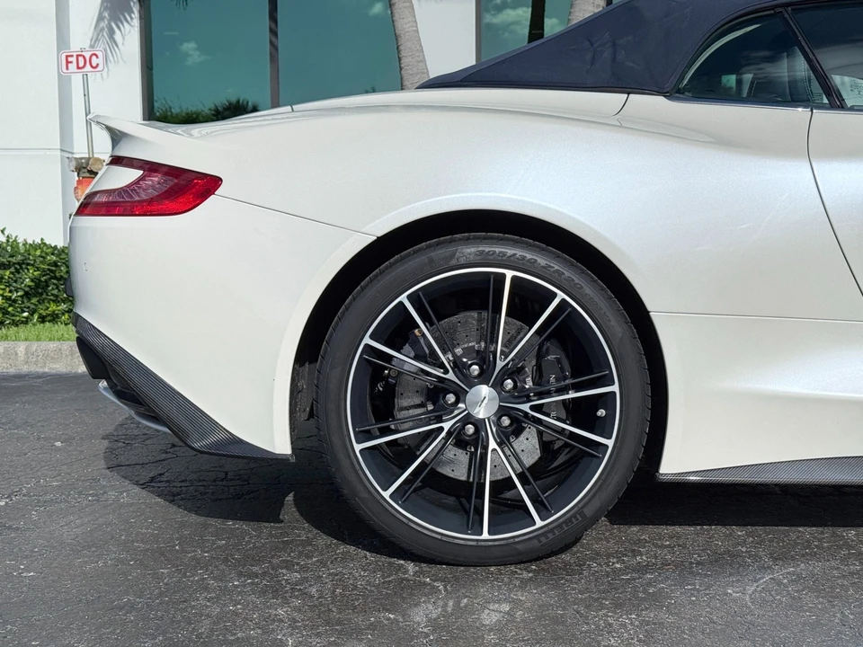 2014 Aston Martin Vanquish 2nd Gen - Image 20 of 31