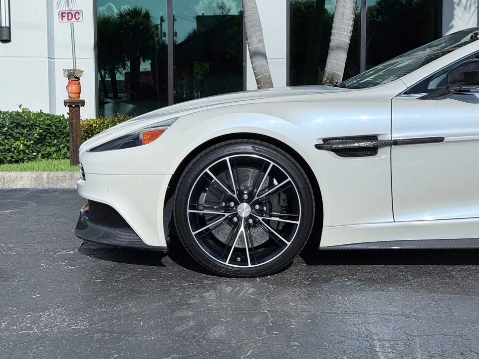 2014 Aston Martin Vanquish 2nd Gen - Image 9 of 31