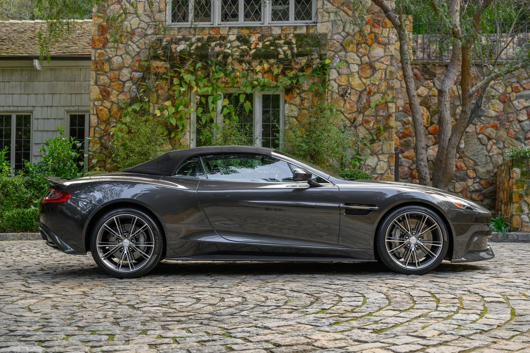 2014 Aston Martin Vanquish 2nd Gen - Image 22 of 31