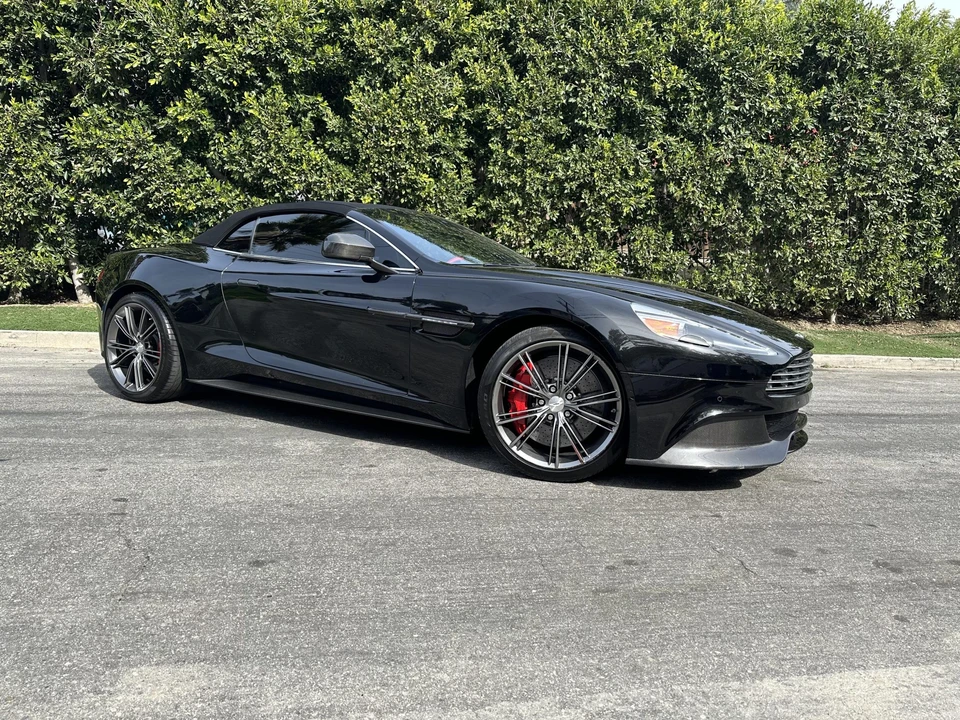 2014 Aston Martin Vanquish 2nd Gen - Image 26 of 31