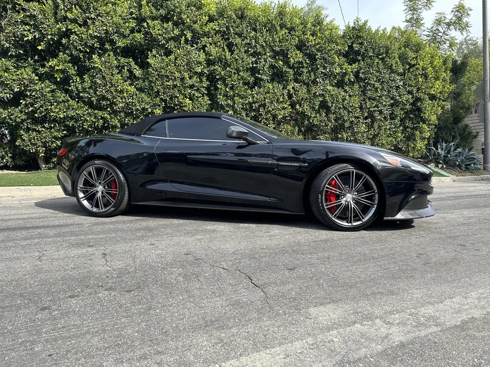 2014 Aston Martin Vanquish 2nd Gen - Image 24 of 31