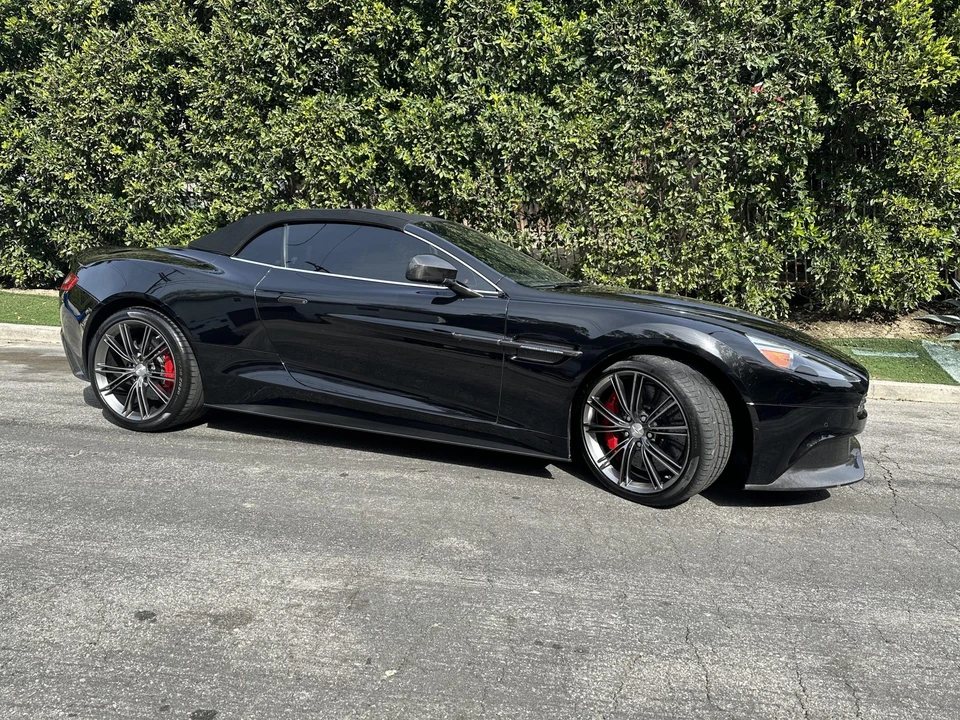 2014 Aston Martin Vanquish 2nd Gen - Image 25 of 31