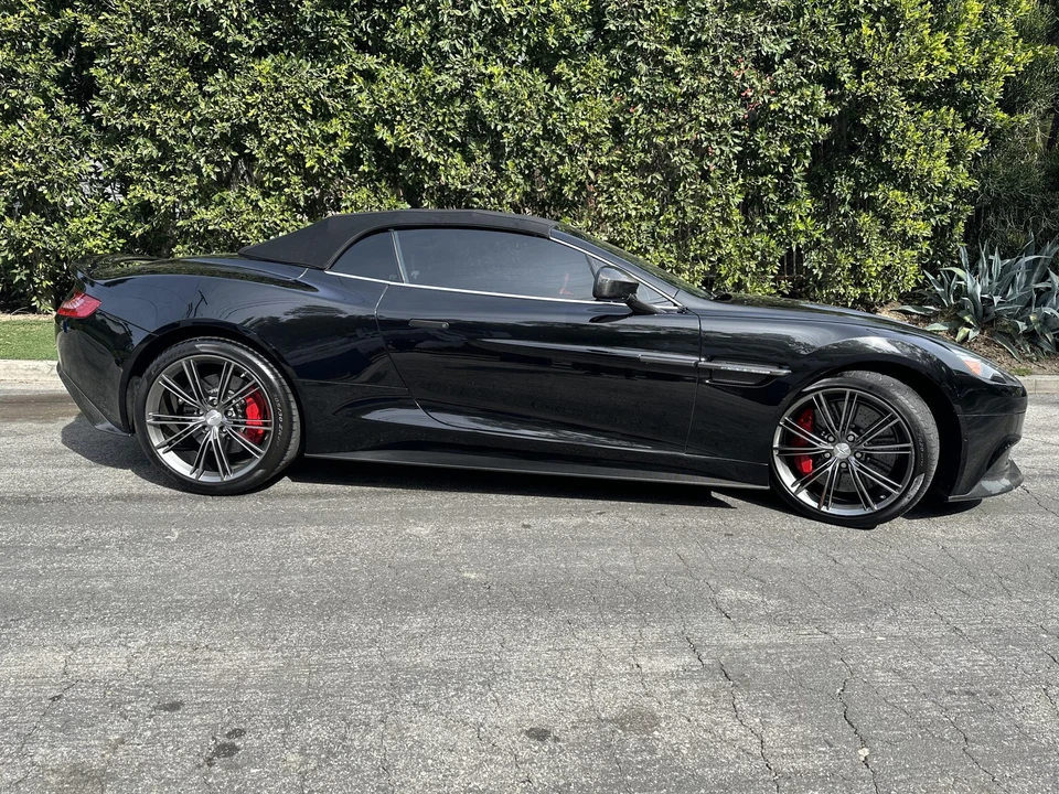 2014 Aston Martin Vanquish 2nd Gen - Image 23 of 31