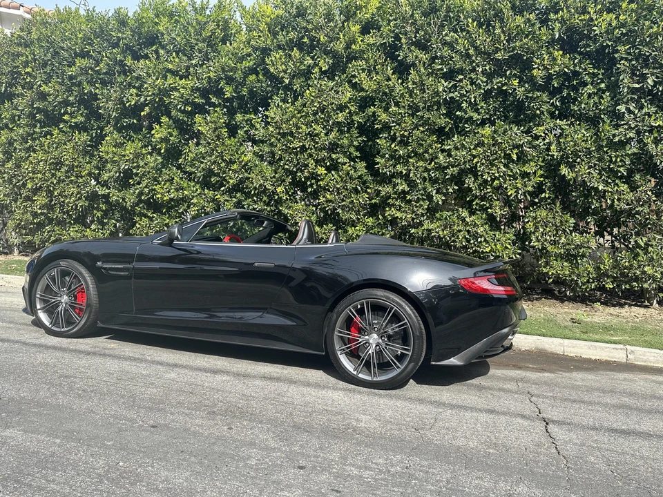 2014 Aston Martin Vanquish 2nd Gen - Image 13 of 31