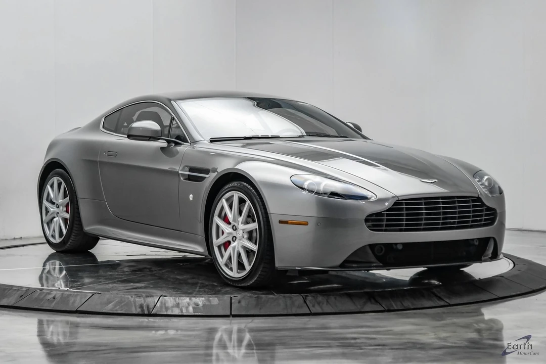 2014 Aston Martin Vantage - Image 28 of 31