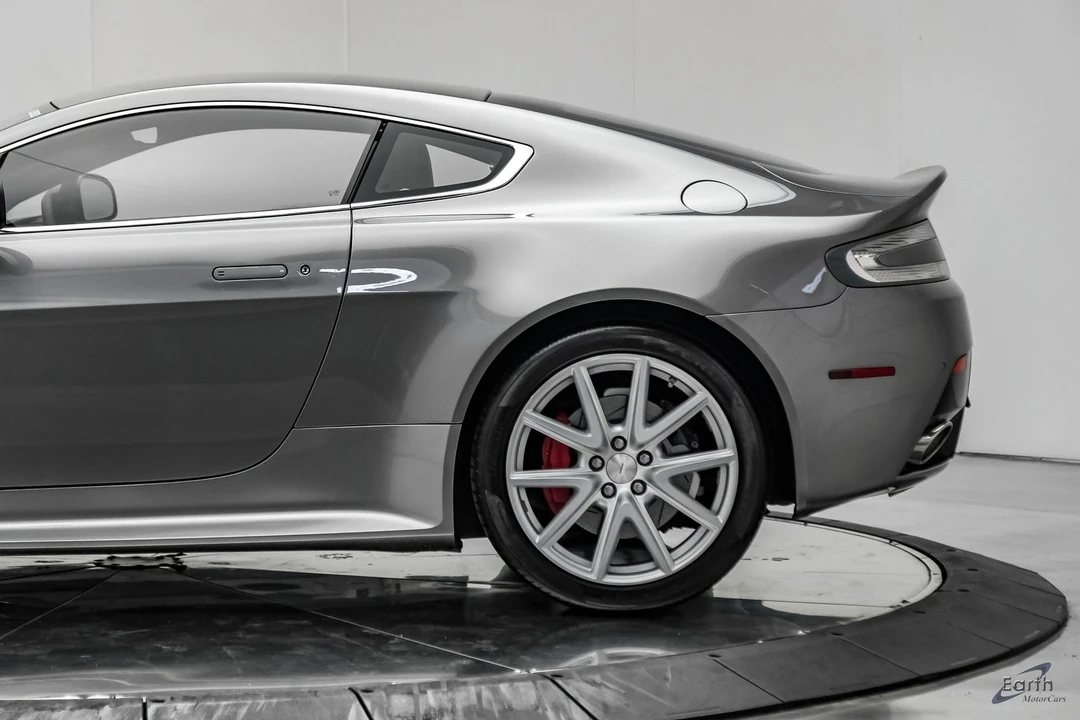 2014 Aston Martin Vantage - Image 11 of 31