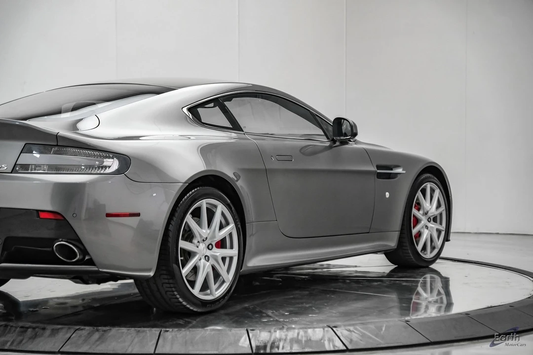 2014 Aston Martin Vantage - Image 23 of 31