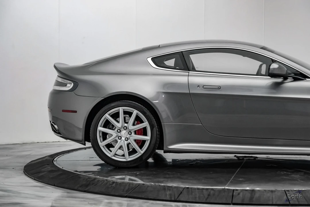 2014 Aston Martin Vantage - Image 26 of 31