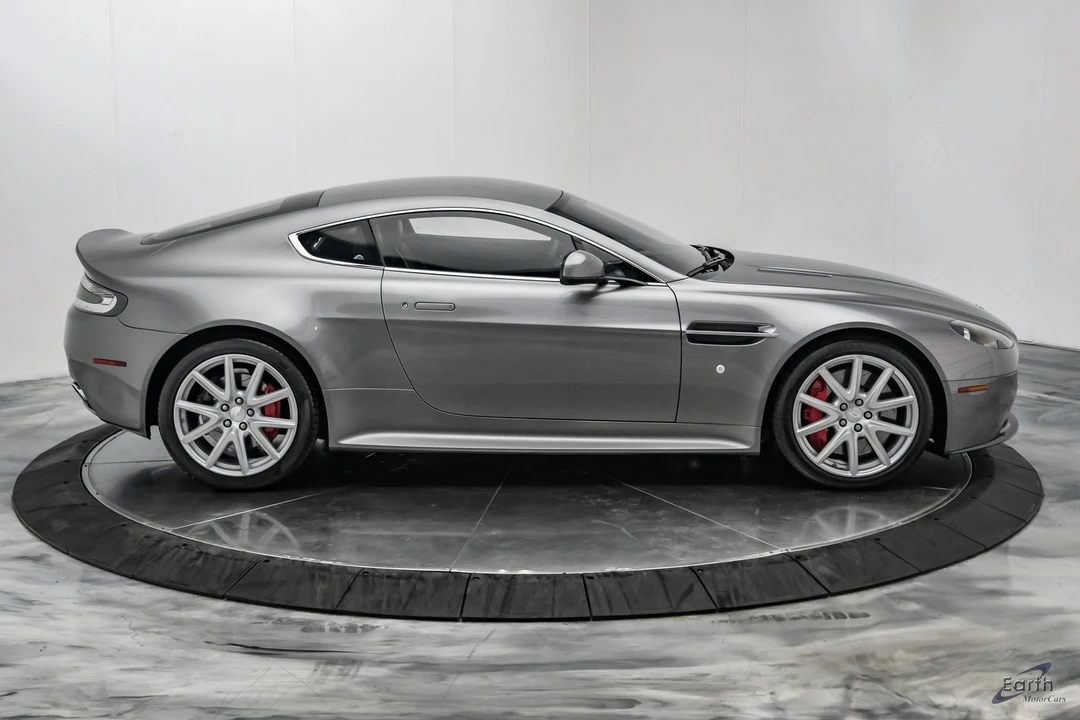 2014 Aston Martin Vantage - Image 25 of 31