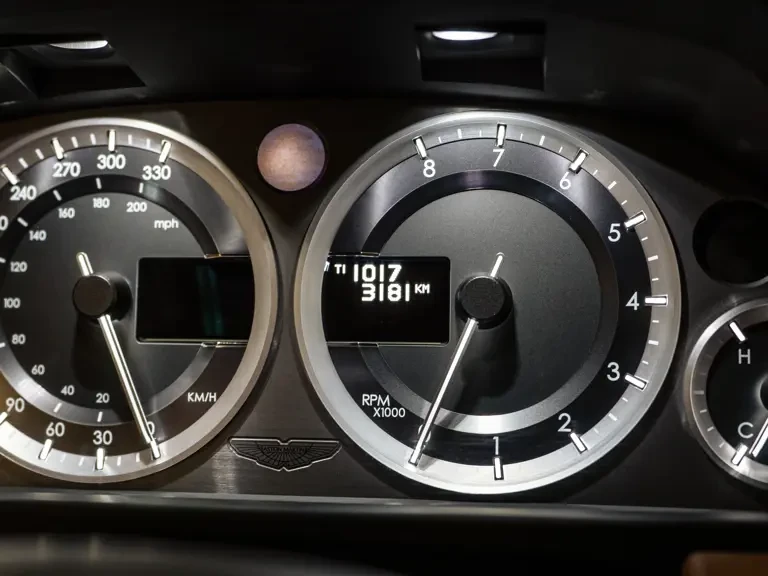 2014 Aston Martin Vantage - Image 8 of 29