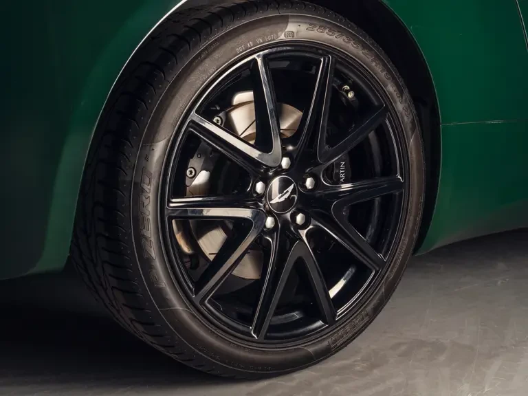2014 Aston Martin Vantage - Image 26 of 29