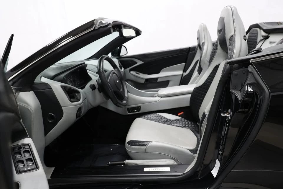 2014 Aston Martin Vanquish 2nd Gen - Image 15 of 19