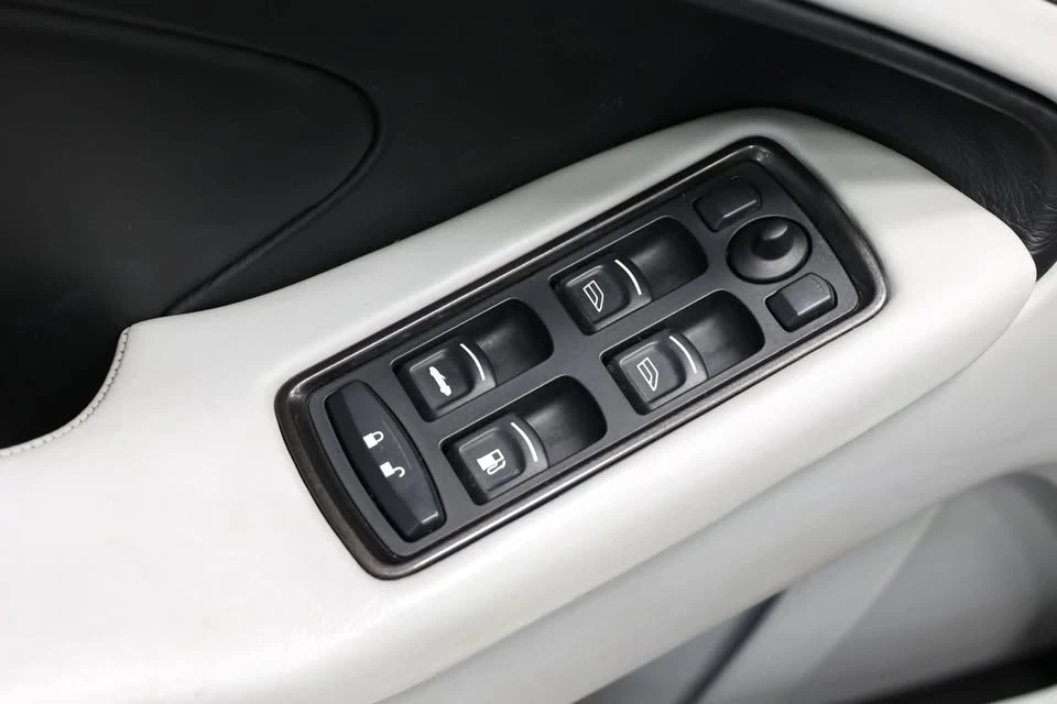 2014 Aston Martin Vanquish 2nd Gen - Image 13 of 19