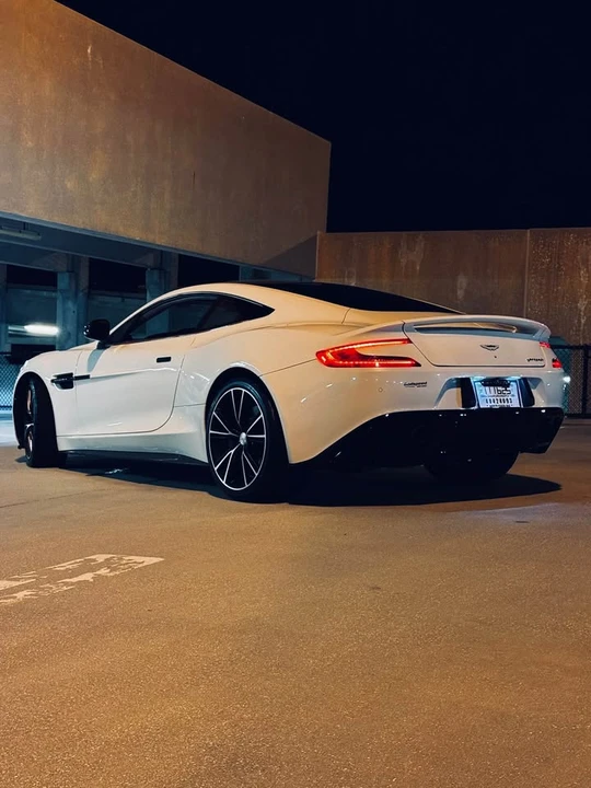 2014 Aston Martin Vanquish 2nd Gen - Image 8 of 18