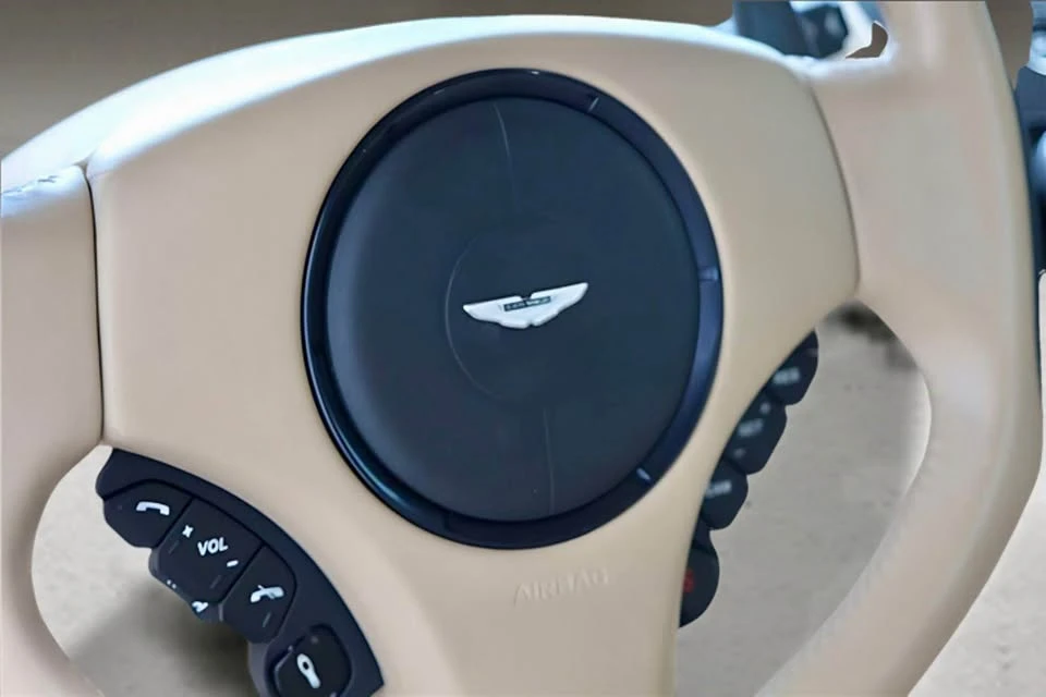 2014 Aston Martin Vanquish 2nd Gen - Image 11 of 18