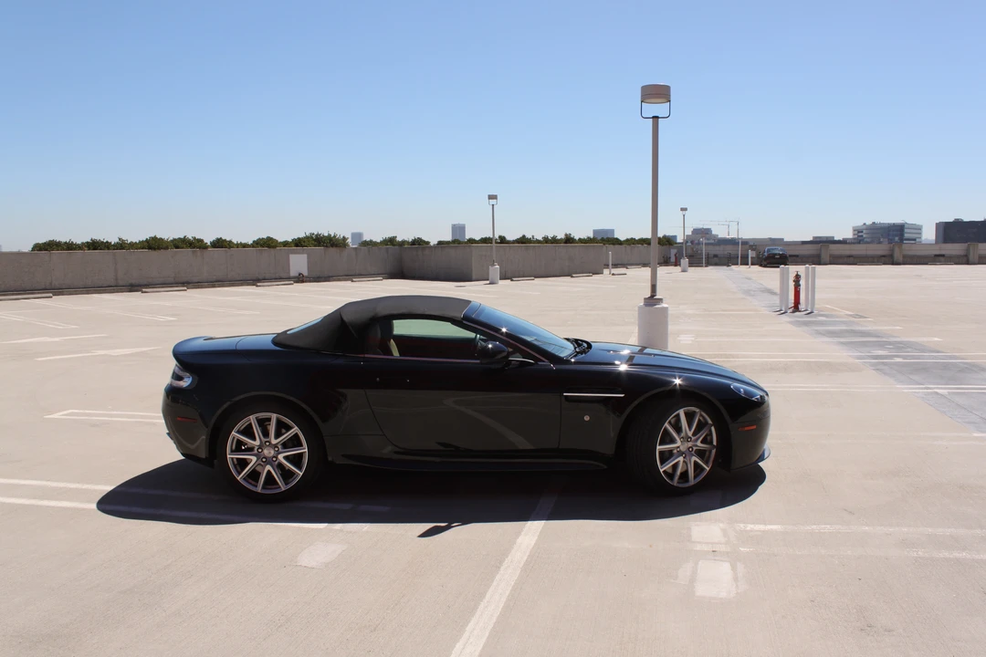 2014 Aston Martin V8 Vantage (2006-2017) - Image 3 of 10