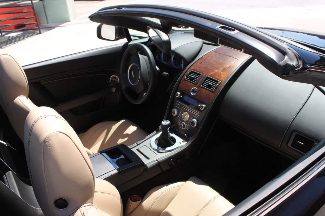 2014 Aston Martin V8 Vantage (2006-2017) - Image 6 of 10