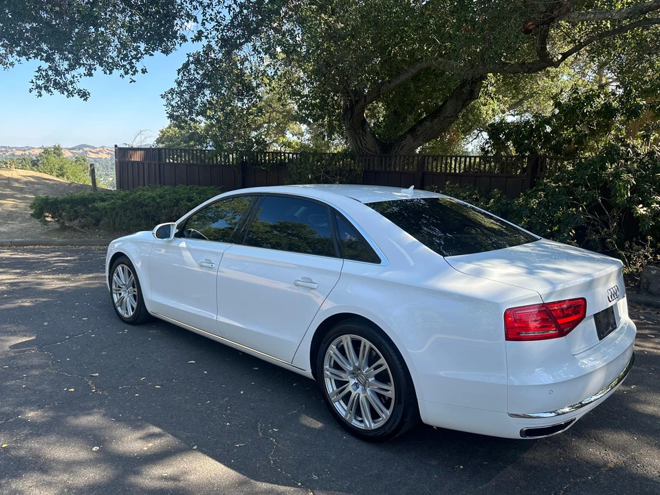 2014 Audi D4 A8 - Image 10 of 31