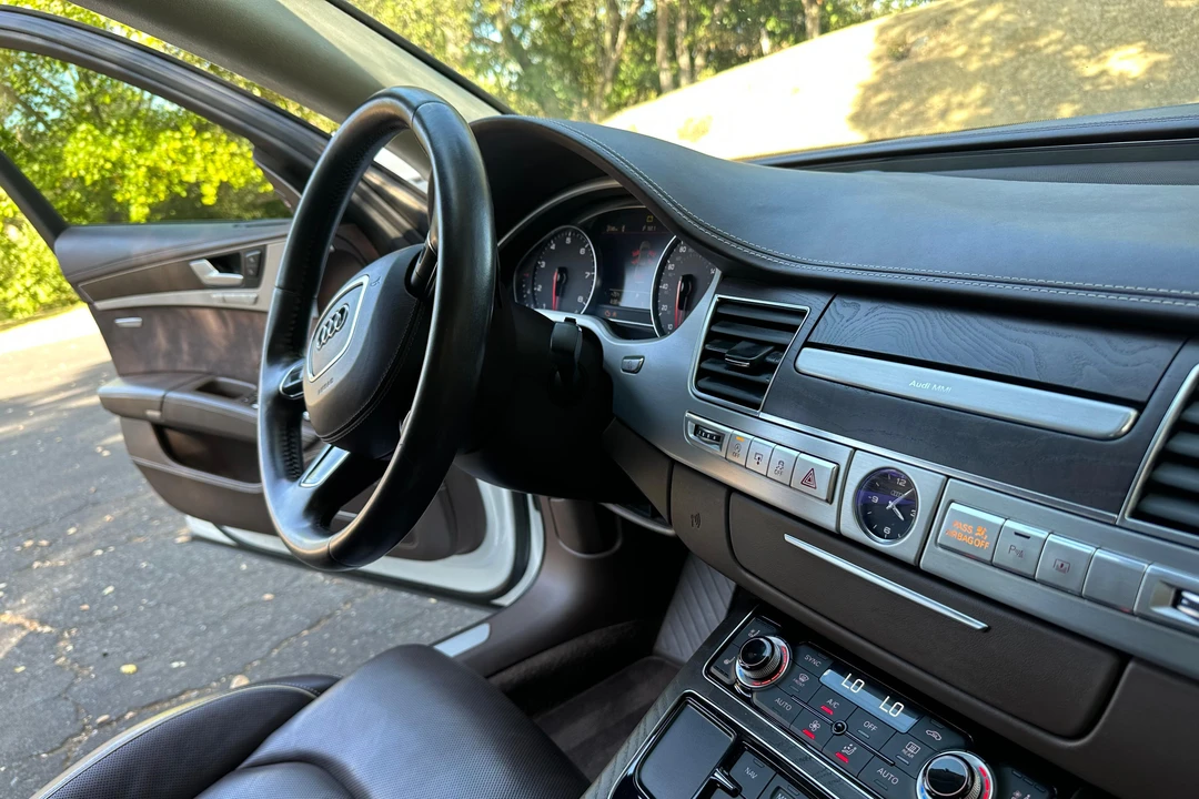 2014 Audi D4 A8 - Image 31 of 31