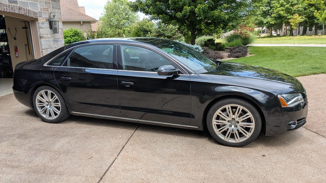2014 Audi D4 A8 - Image 9 of 11