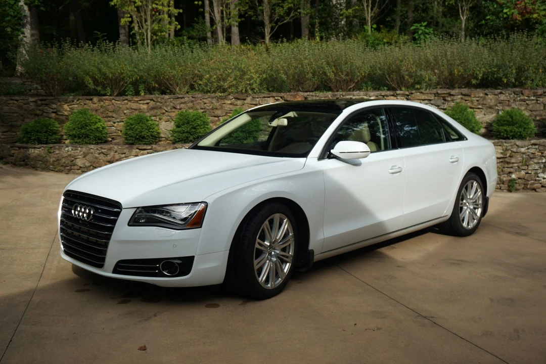 2014 Audi D4 A8 - Image 2 of 31