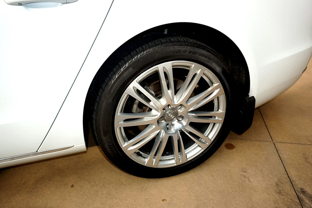 2014 Audi D4 A8 - Image 26 of 31