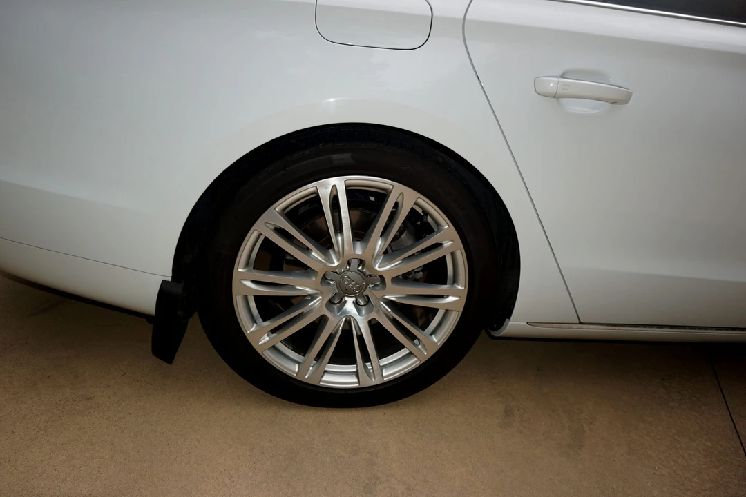 2014 Audi D4 A8 - Image 25 of 31