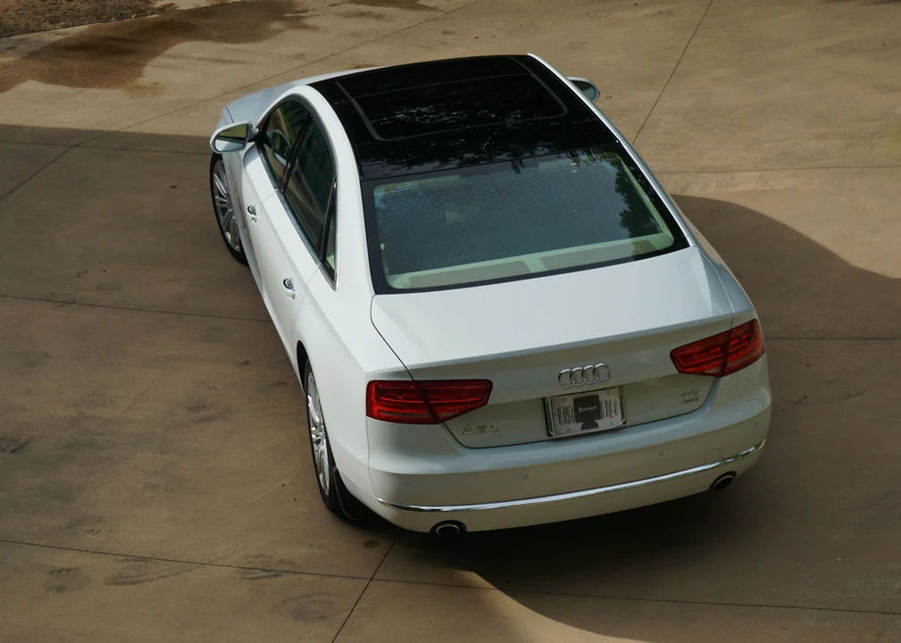 2014 Audi D4 A8 - Image 10 of 31