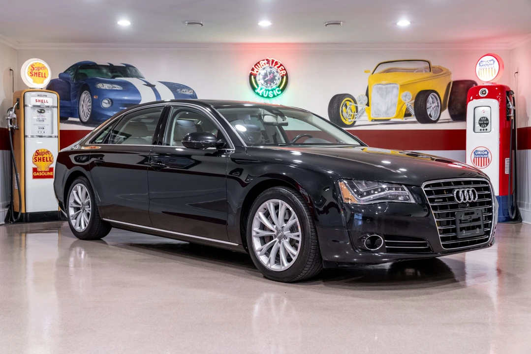 2014 Audi D4 A8 - Image 3 of 31