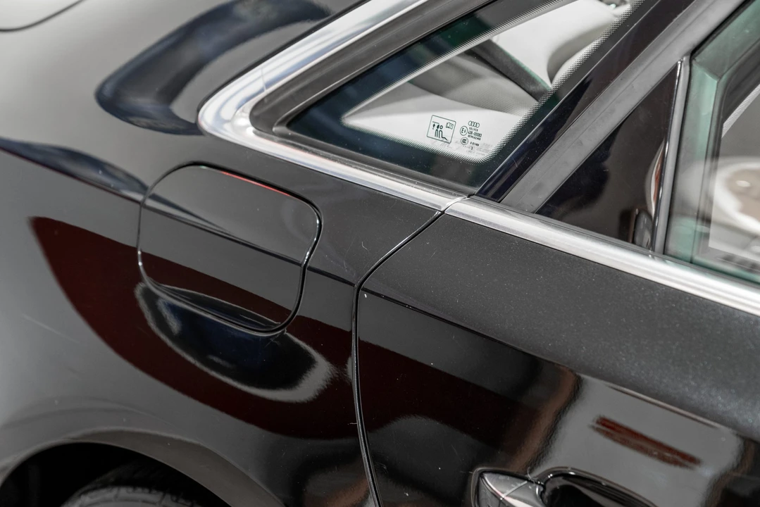 2014 Audi D4 A8 - Image 28 of 31