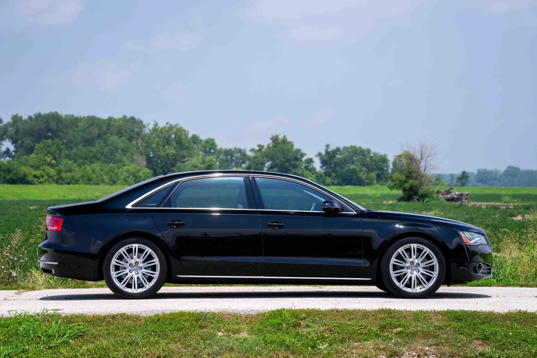 2014 Audi D4 A8 - Image 10 of 31