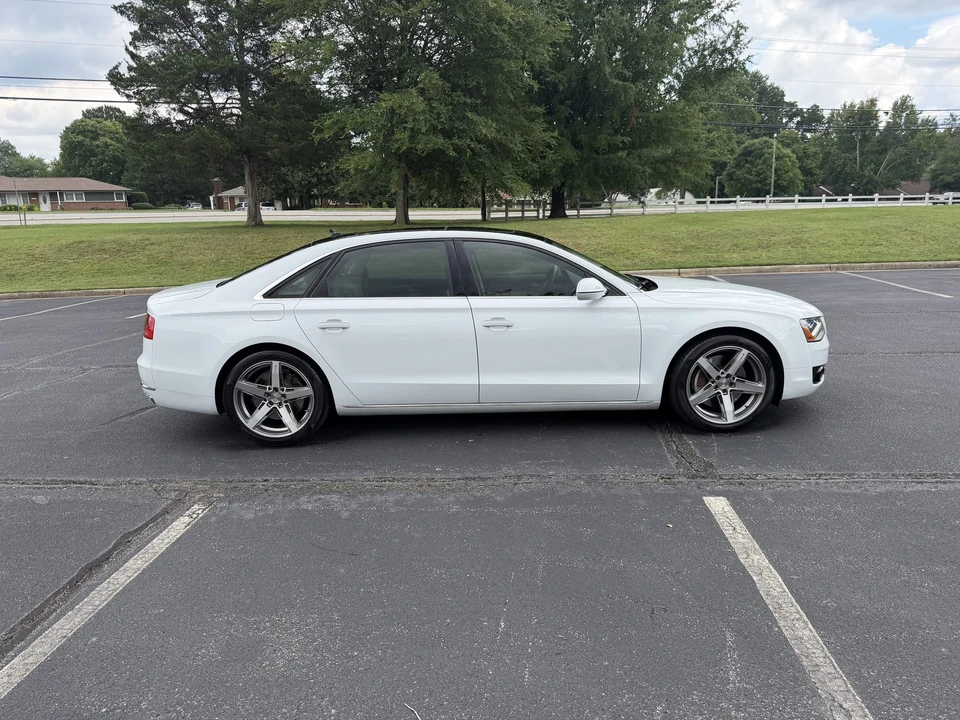 2014 Audi D4 A8 - Image 10 of 31