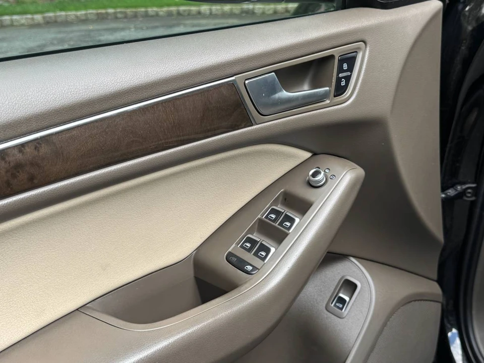 2014 Audi 8R Q5 - Image 8 of 24