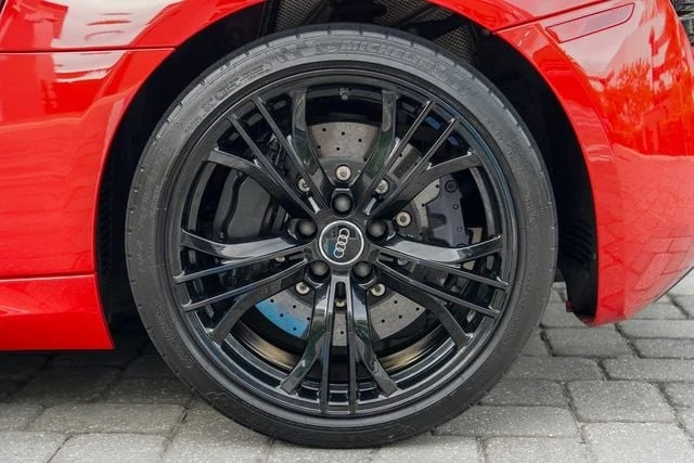2014 Audi 42 R8 - Image 17 of 31