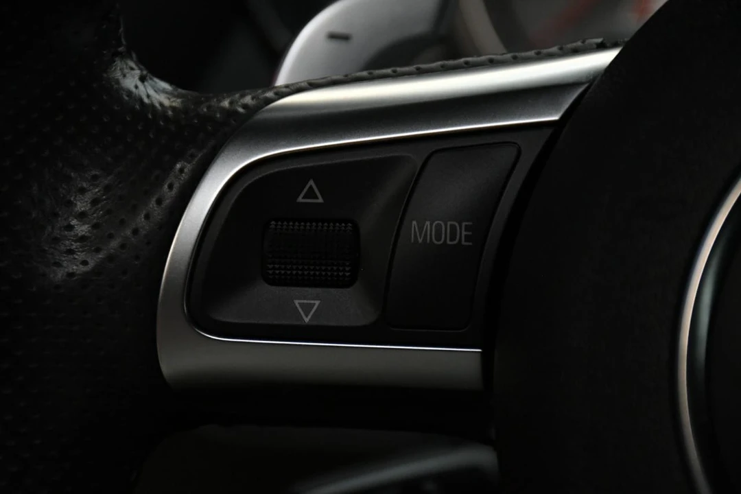 2014 Audi 42 R8 - Image 30 of 31