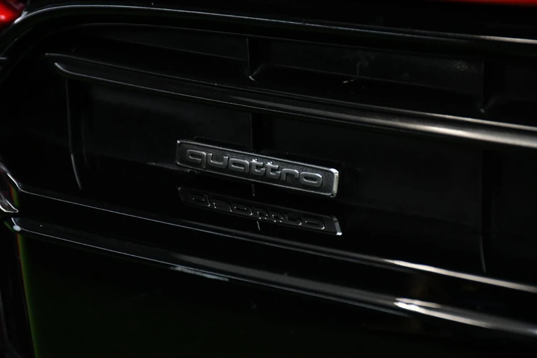2014 Audi 42 R8 - Image 3 of 31
