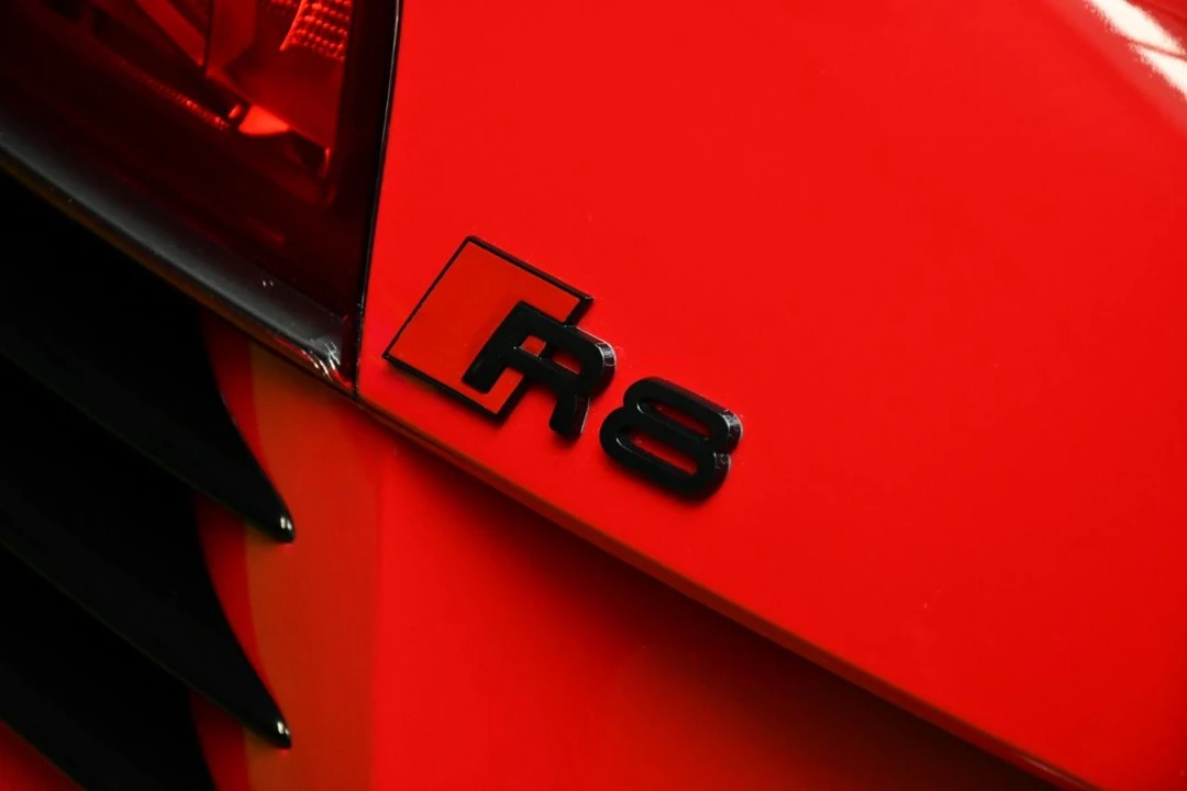 2014 Audi 42 R8 - Image 10 of 31
