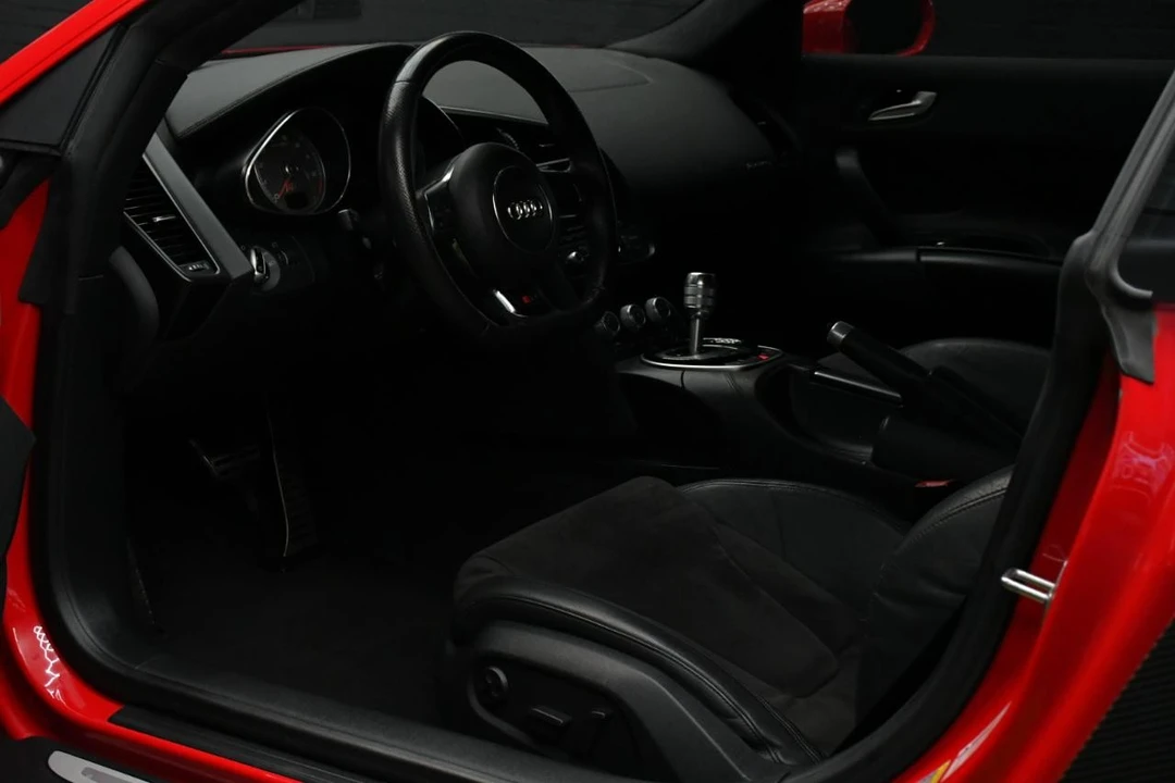 2014 Audi 42 R8 - Image 25 of 31