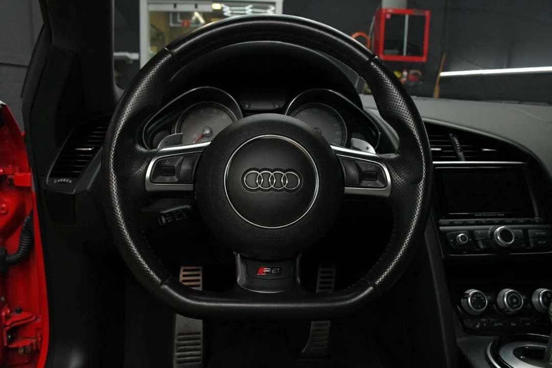 2014 Audi 42 R8 - Image 28 of 31