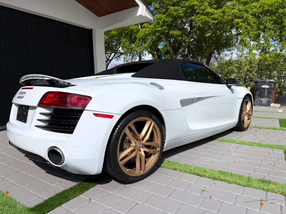 2014 Audi 42 R8 - Image 16 of 31